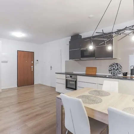 Apartmate Spacious With Balcony Oldtown For 6 People Appartement