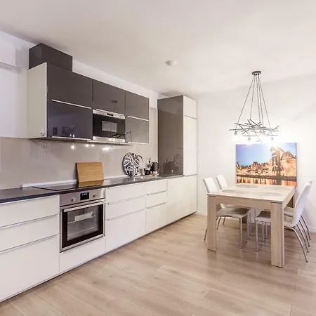 Apartmate Spacious With Balcony Oldtown For 6 People *