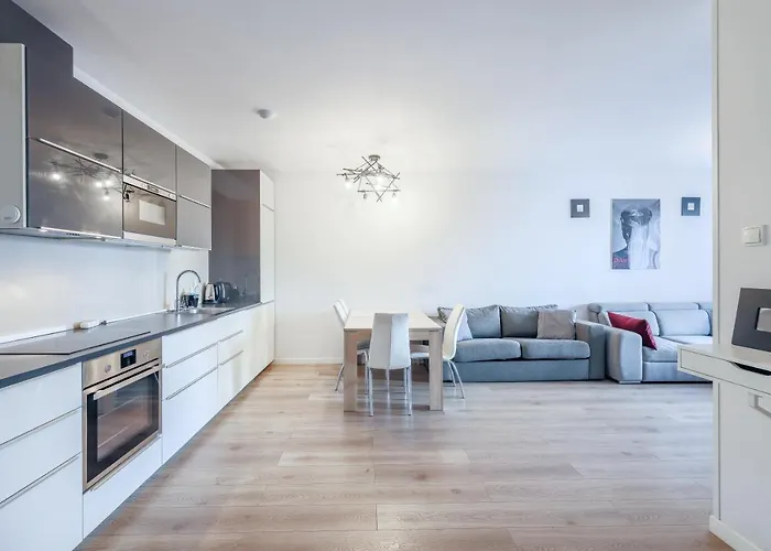 شقة Apartmate Spacious With Balcony Oldtown For 6 People *