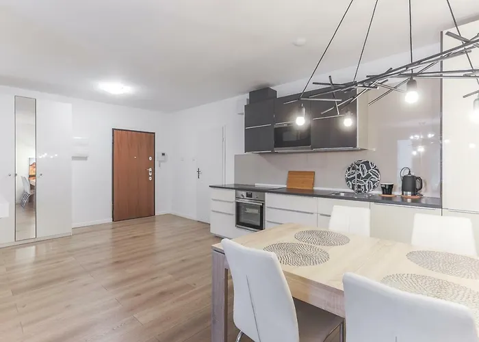 Apartmate Spacious With Balcony Oldtown For 6 People Апартаменты