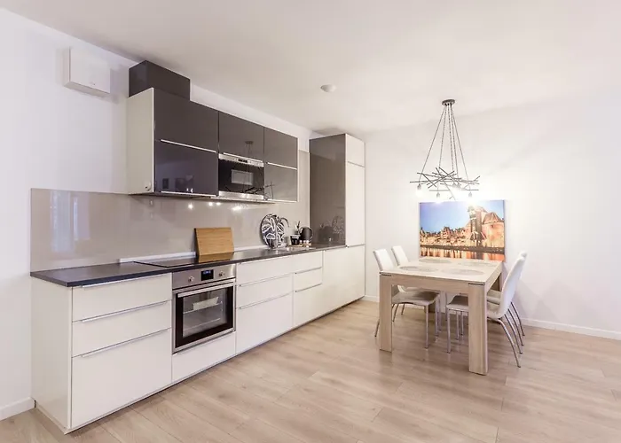 Apartmate Spacious With Balcony Oldtown For 6 People *