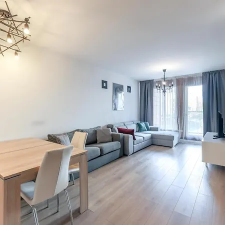 Apartmate Spacious With Balcony Oldtown For 6 People Gdańsk